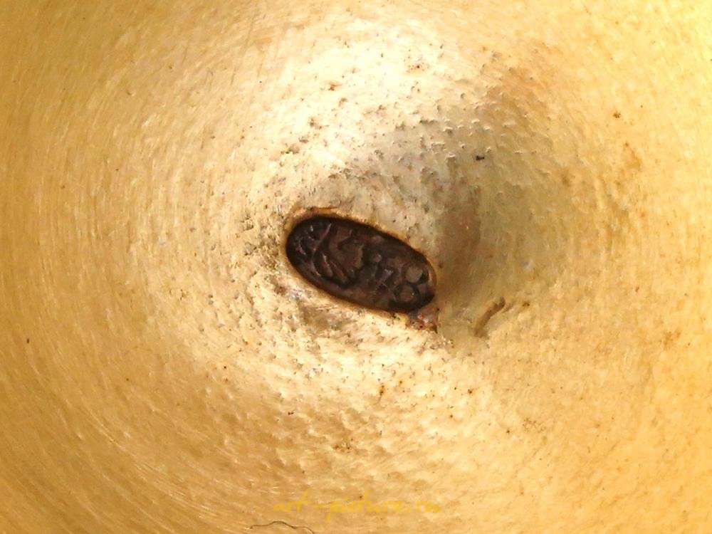 俄罗斯银 , 俄罗斯银质蛋形珐琅盒，采用克洛伊松技法制作。