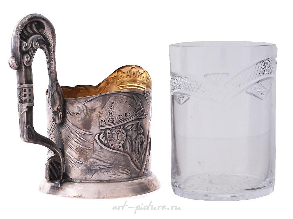 俄罗斯银 , 一对带有银把手和刻有花纹的水晶杯的俄罗斯杯托。