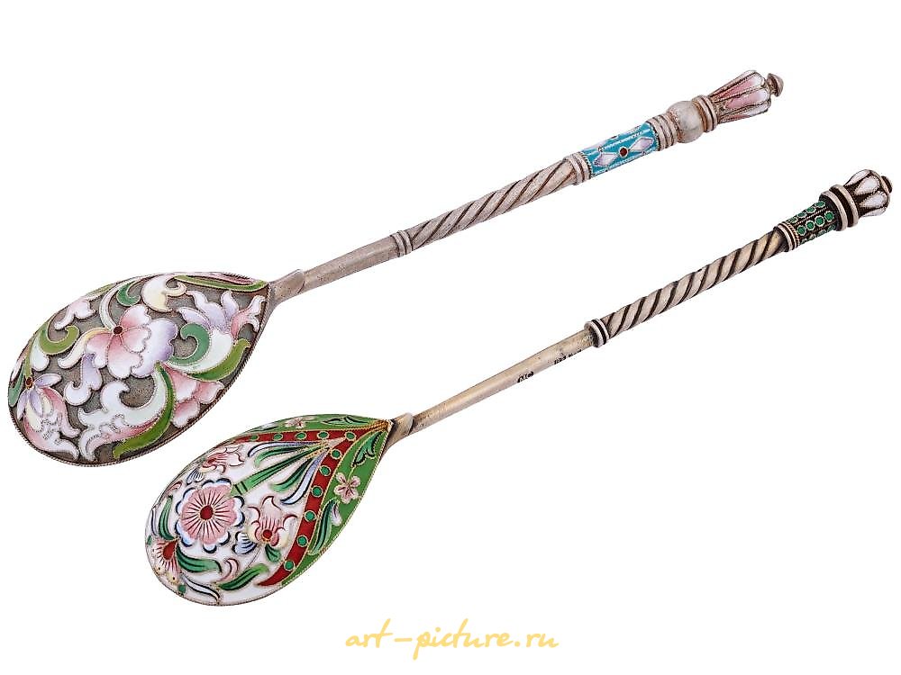 俄罗斯银 , 镀金和珐琅技术的银茶匙