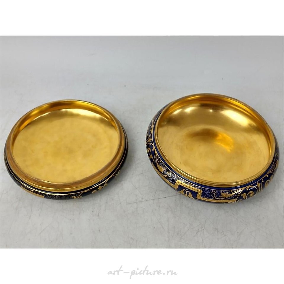 Royal Vienna Porcelain , Antique Royal Vienna Style Porcelain Cup & Saucer.