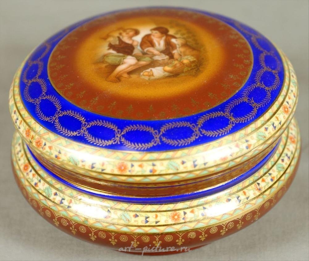 Royal Vienna Porcelain , Small Royal Vienna Covered Bowl