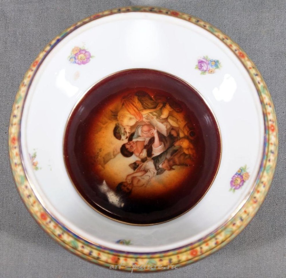 Royal Vienna Porcelain , Small Royal Vienna Covered Bowl