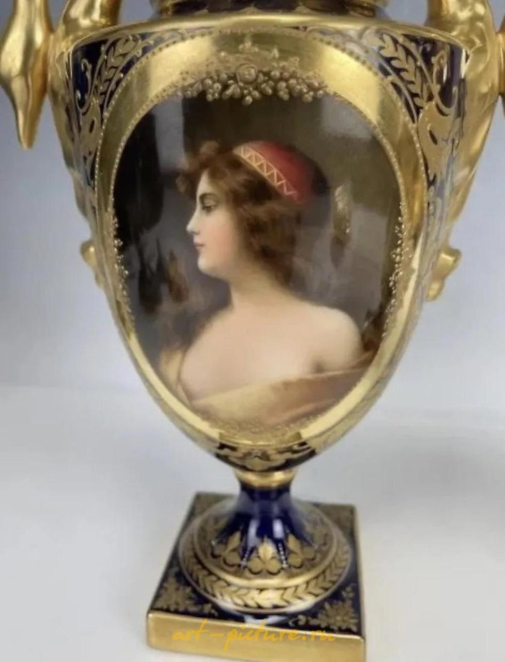 Royal Vienna Porcelain , A VERY FINE ROYAL VIENNA PORTRAIT PLATE SIGNED WAGNER