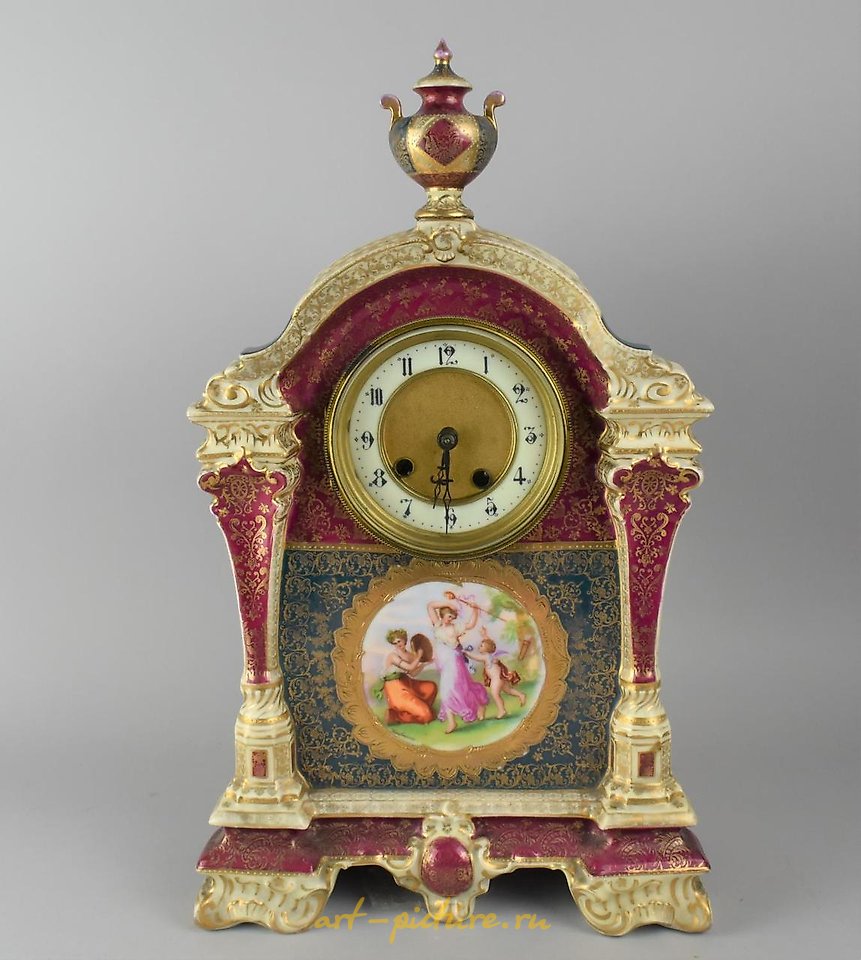 Royal Vienna Porcelain , A Royal Vienna Lidded Pedestal Vase of Urn Form with Central...