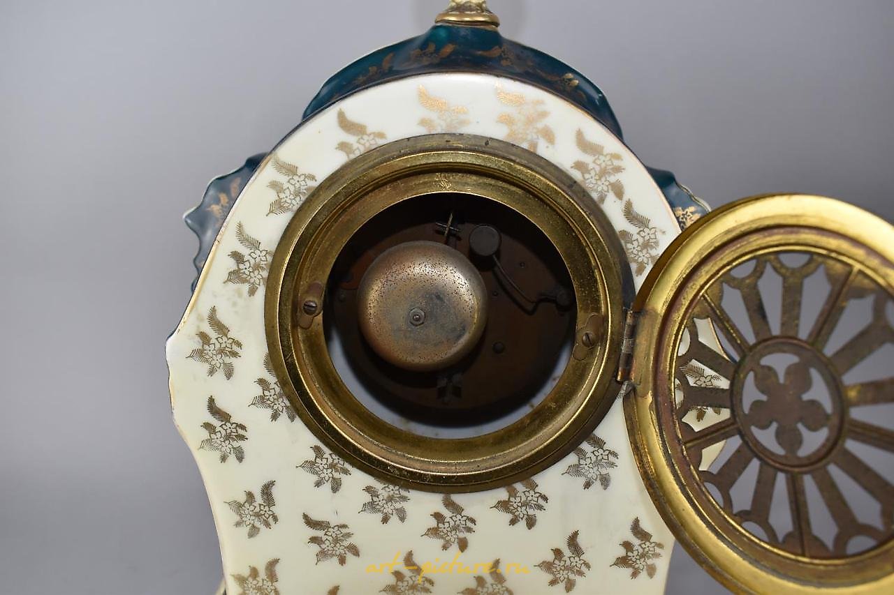 Royal Vienna Porcelain , A Royal Vienna Lidded Pedestal Vase of Urn Form with Central...