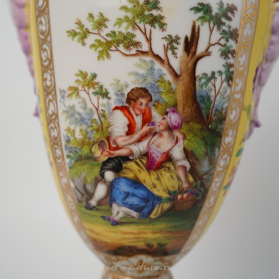 Royal Vienna Porcelain , Chinese Porcelain Urn