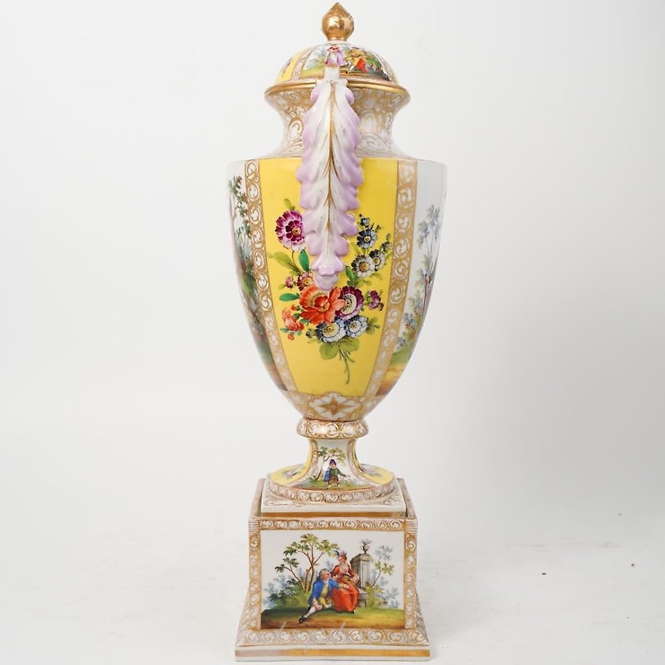 Royal Vienna Porcelain , Chinese Porcelain Urn