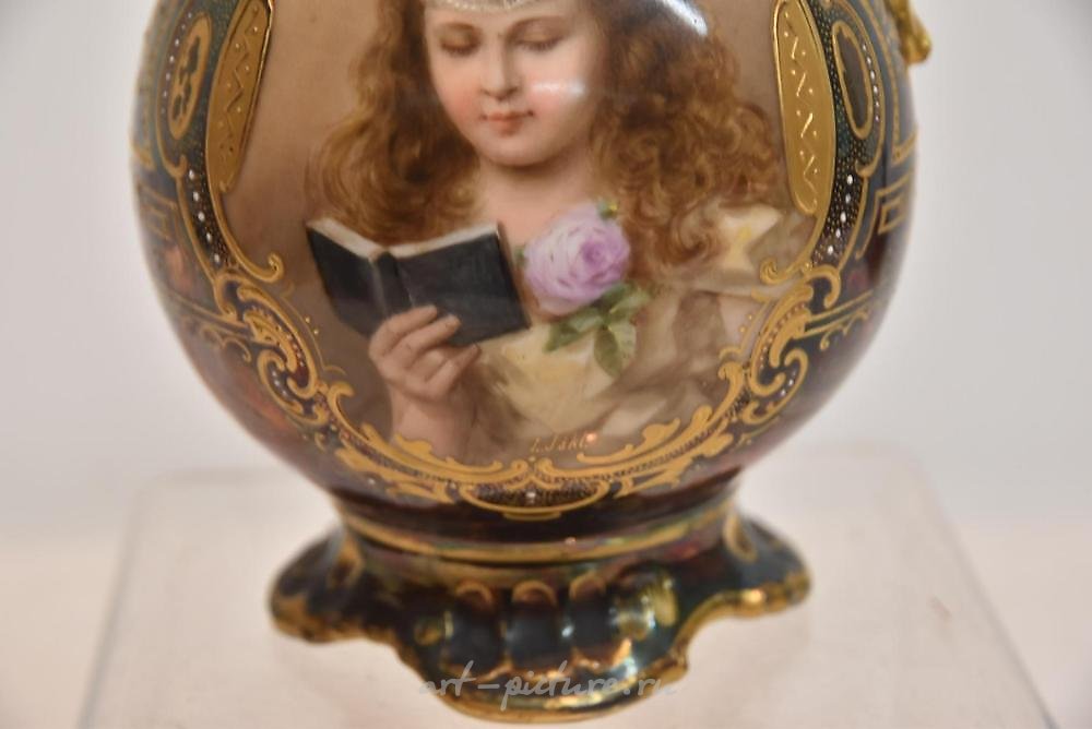Royal Vienna Porcelain , HAND PAINTED ROYAL VIENNA PORTRAIT VASE WITH