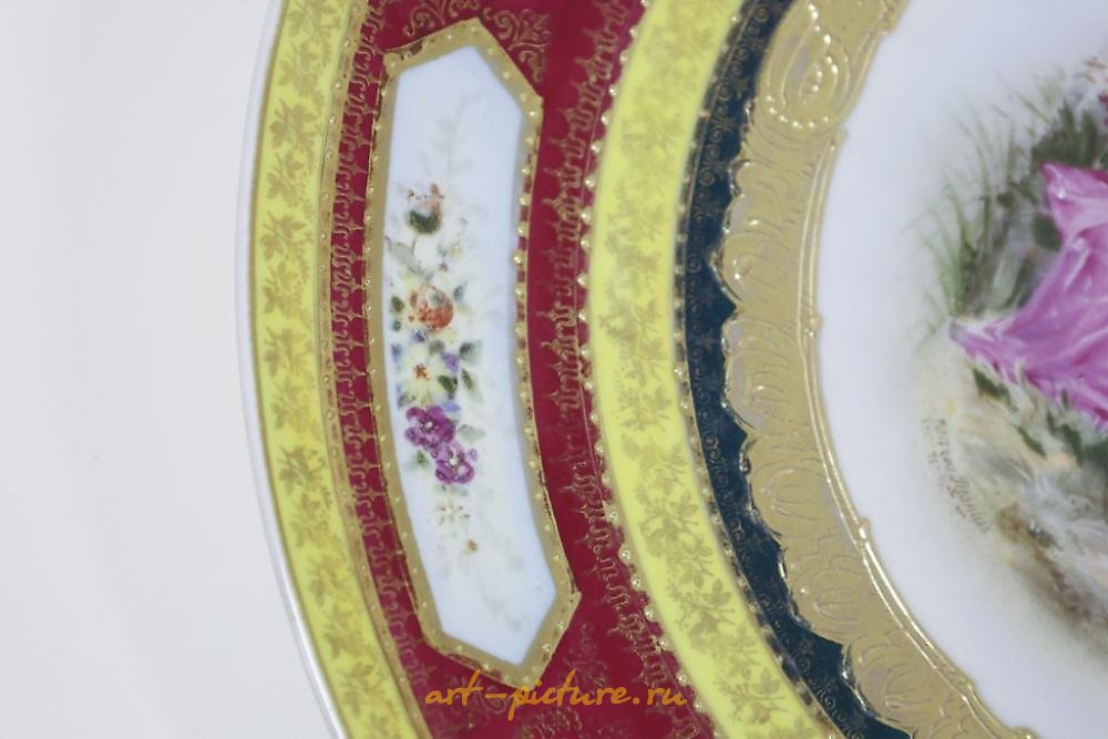 Royal Vienna Porcelain , Royal Vienna Porcelain Lidded Portrait Urn