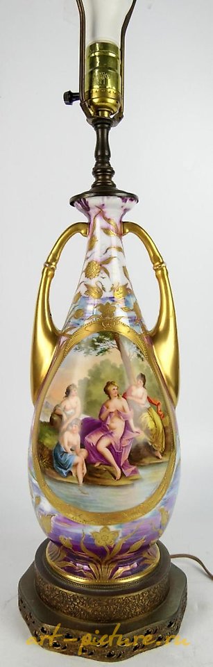 维也纳皇家瓷器 , 新艺术风格维也纳皇家瓷灯，签名。