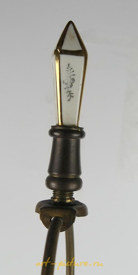 维也纳皇家瓷器 , 新艺术风格维也纳皇家瓷灯，签名。