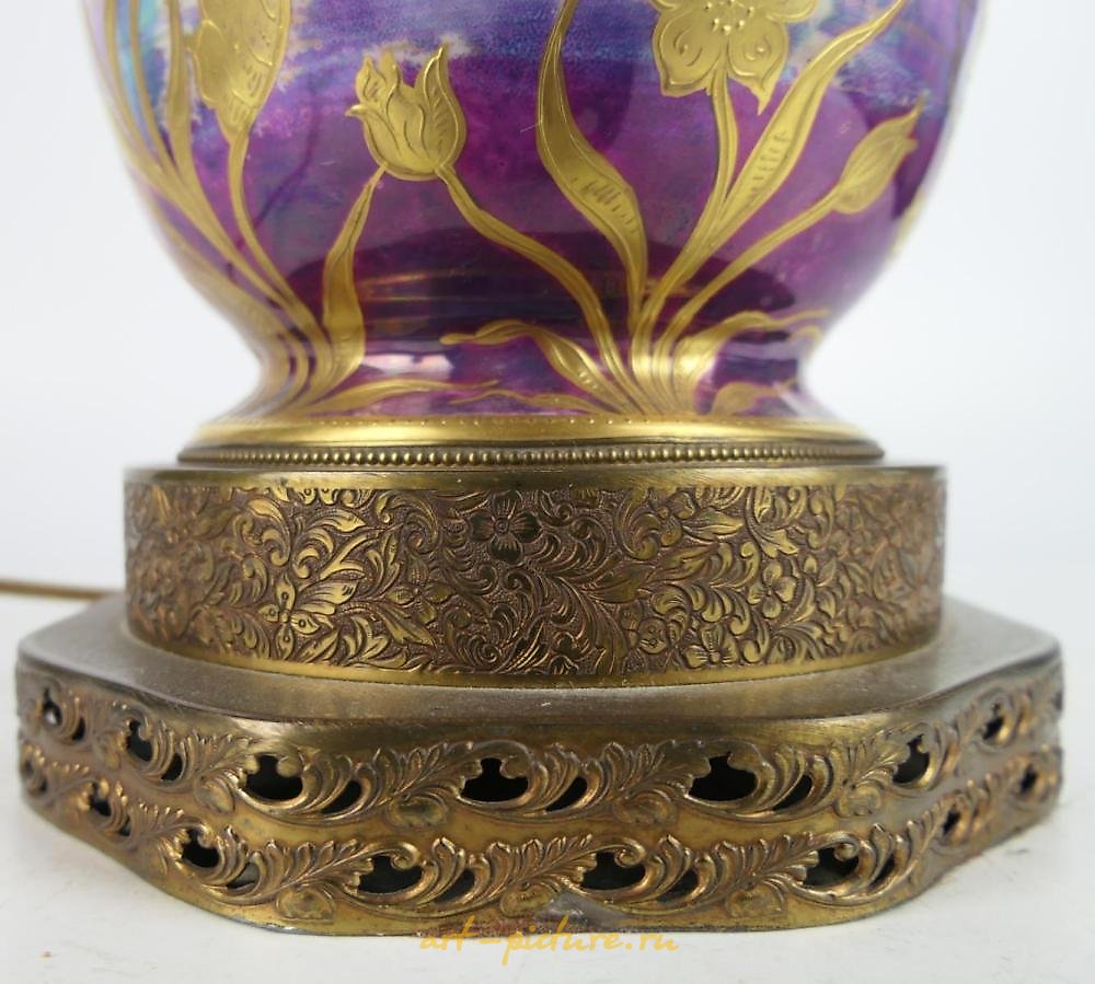 维也纳皇家瓷器 , 新艺术风格维也纳皇家瓷灯，签名。