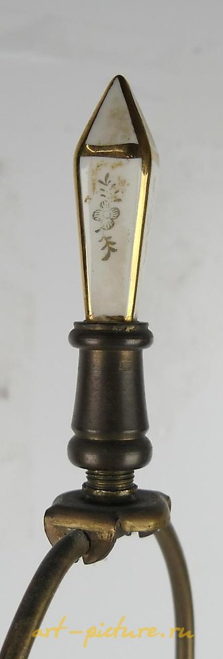 维也纳皇家瓷器 , 新艺术风格维也纳皇家瓷灯，签名。