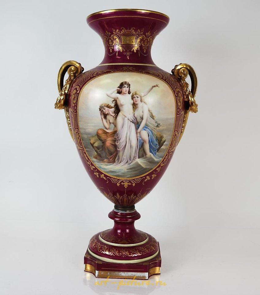Royal Vienna Porcelain , FINE ROYAL VIENNA PORCELAIN URN