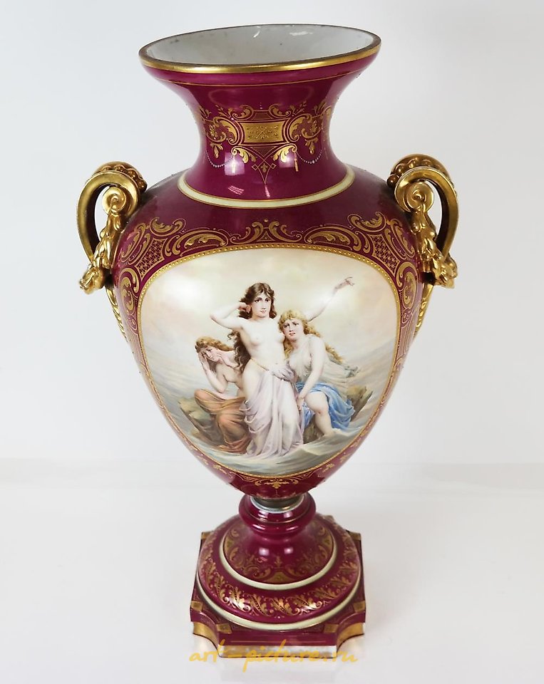 Royal Vienna Porcelain , FINE ROYAL VIENNA PORCELAIN URN