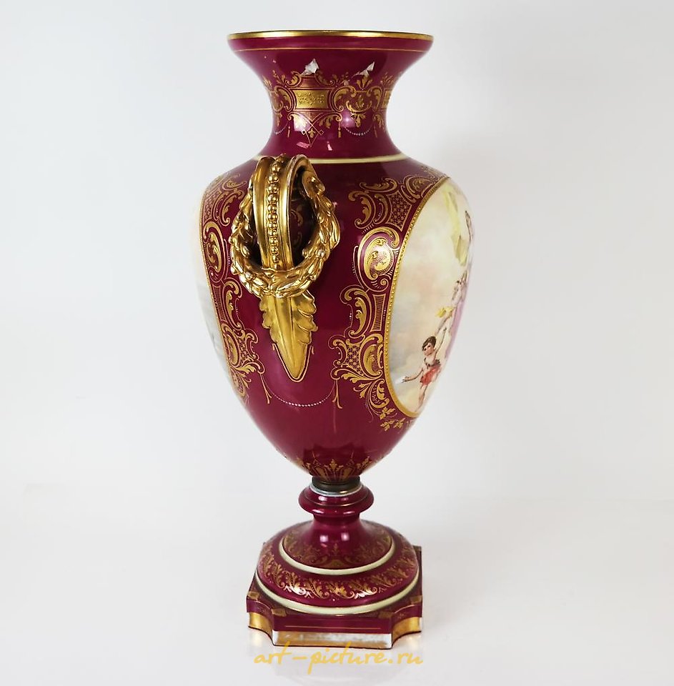 Royal Vienna Porcelain , FINE ROYAL VIENNA PORCELAIN URN