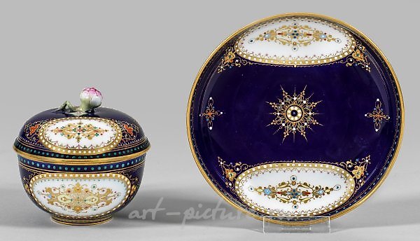 Magnificent decorative lid cup with jewel decoration in enamel painting.