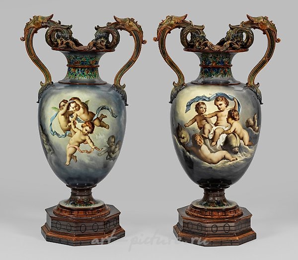 一对宏伟壮丽的KPM柏林双耳瓶。