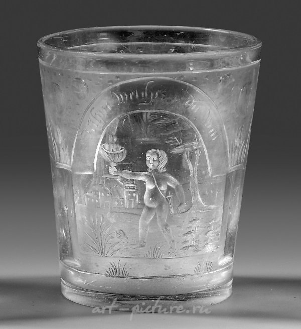 巴洛克时期的友谊杯，描绘了爱神和动物的场景。