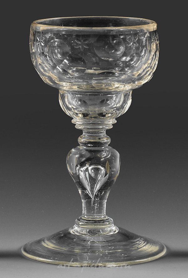 波希米亚巴洛克风格的酒杯