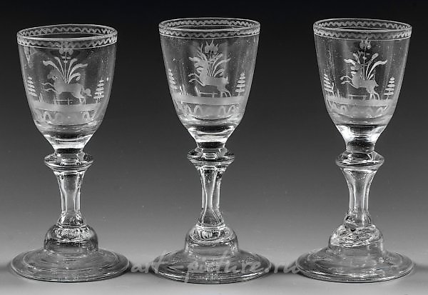 Коллекция из трех северогерманских или гессенских гравированных стеклянных бокалов
