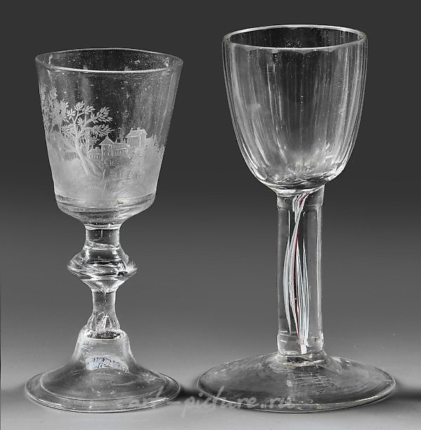 Два небольших стеклянных бокала немецкой и богемской огранки с гравировкой