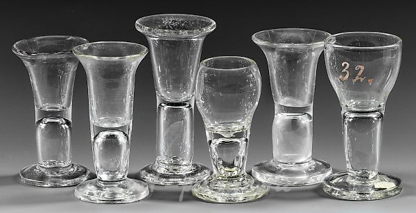 六个烈酒或白兰地酒杯