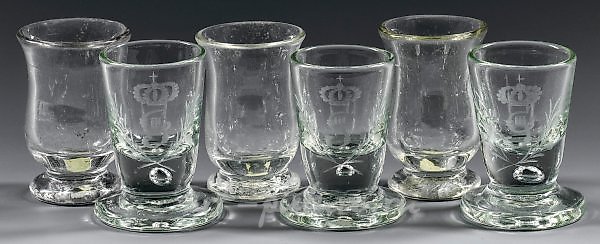 六个烈酒或白兰地酒杯