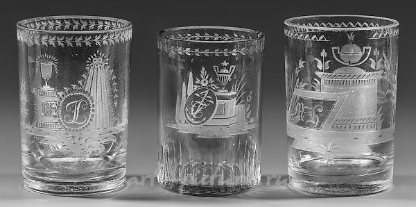 三个比德迈尔风格的杯子