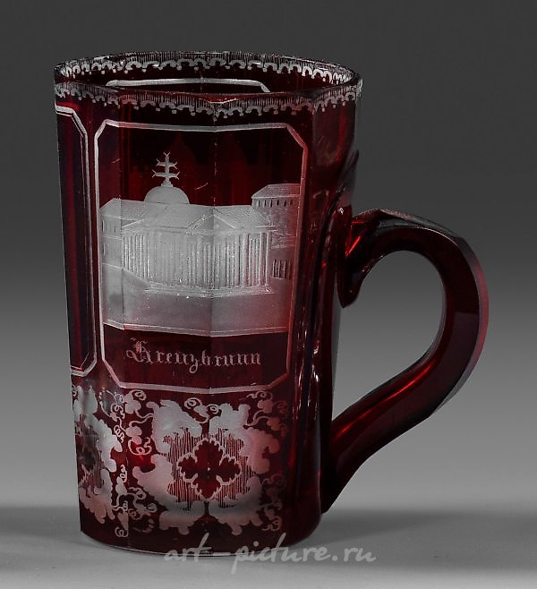 Рубиновый бокал богемской огранки с гравировкой на ручке и видом на Мариенбад