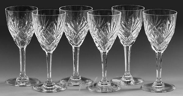 六只圣路易斯酒杯的句子“香蒂利”