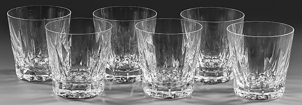 六只圣路易斯威士忌杯子的一句话：“普罗旺斯”。