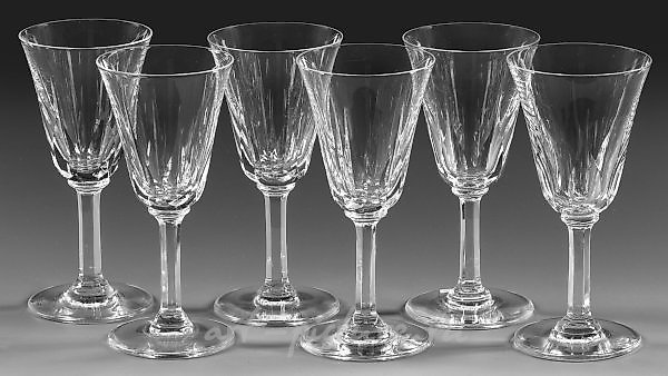 六只圣路易斯雪利酒杯的一句话：“Cerdagne”。