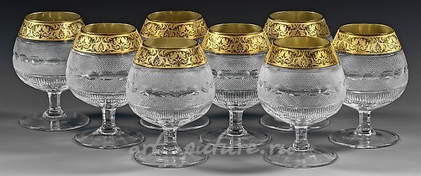 八只莫泽尔干邑酒杯的"辉煌黄金"系列。