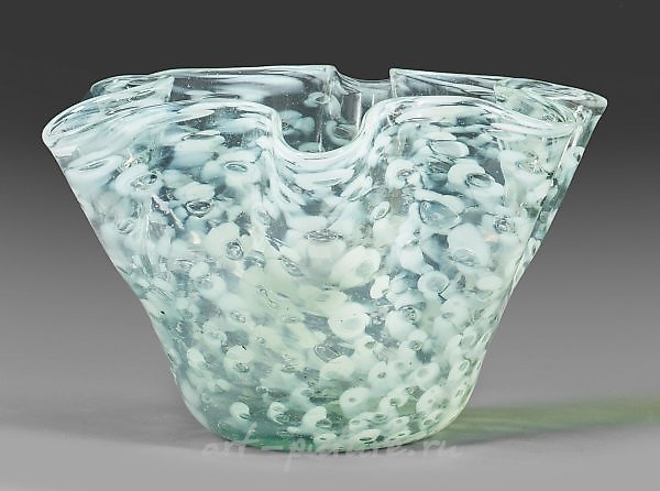 Итальянская стеклянная ваза в форме "фаззолетто"