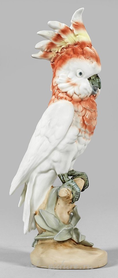 Фарфоровая фигура кокату на ветке