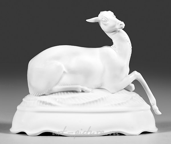 Фарфоровая фигурка оленя из произведения "Рейнеке Фукс"