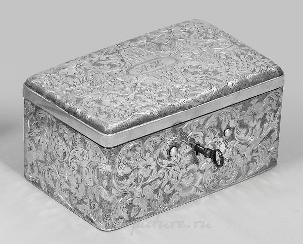 精致的比德迈尔糖盒