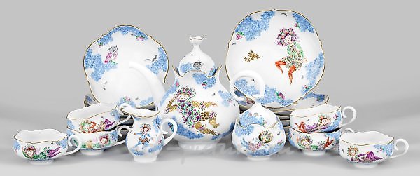 Meissen tea service with the "Floral Garland" decoration.