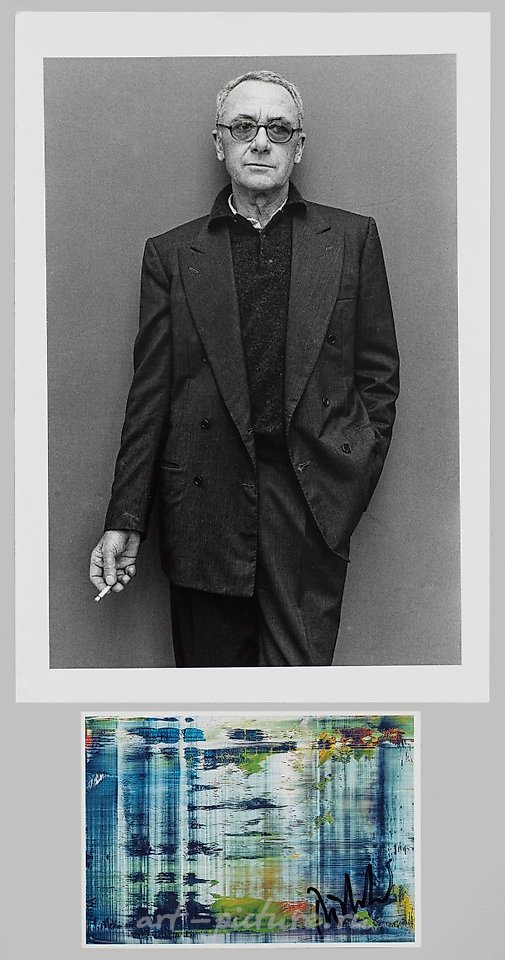 ерно-белая фотография с портретом Рихтера (1992 год) и открытка с подписью Рихтера