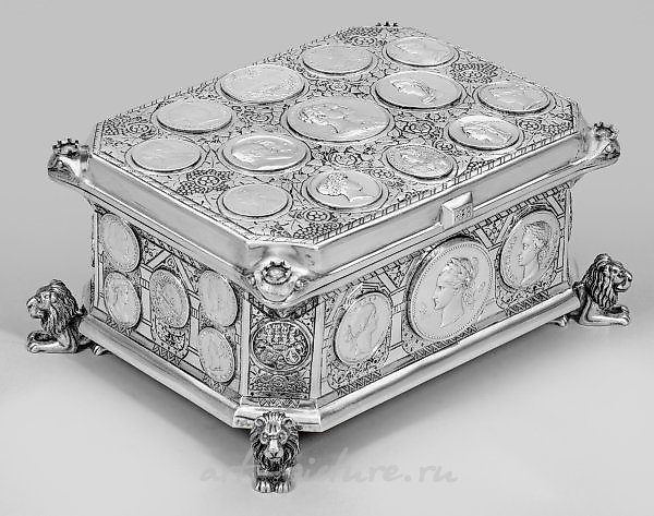 Extraordinary, heavy decorative casket