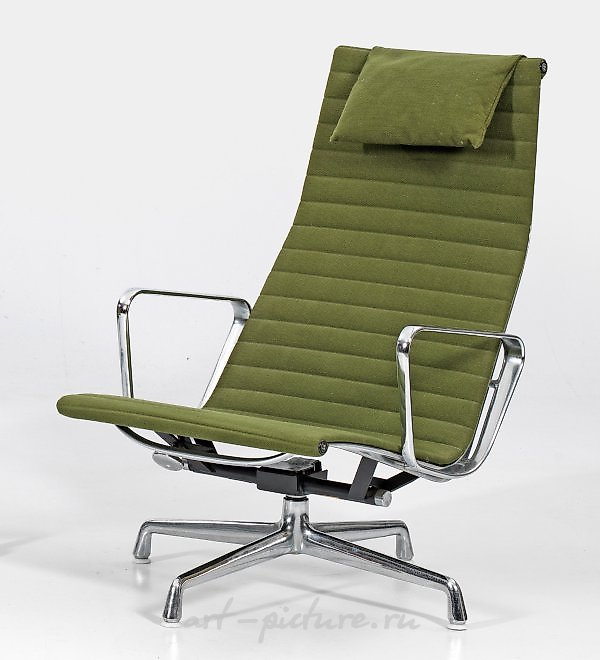 Алюминиевое и зеленое тканевое кресло-шезлонг, разработанное Чарльзом Имсом