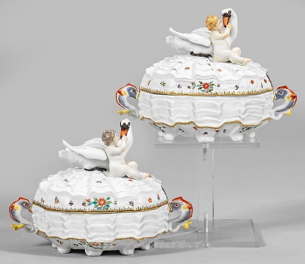 A few magnificent Meissen lidded boxes with Swan Service decoration.