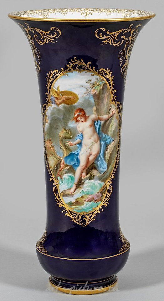 Splendid Meissen decorative vase with mythological