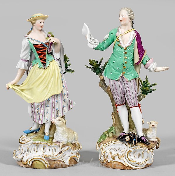 Пара фарфоровых фигур пастухов