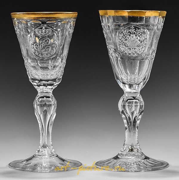 Русские барочные бокалы с монограммами императрицы и корзиной цветов