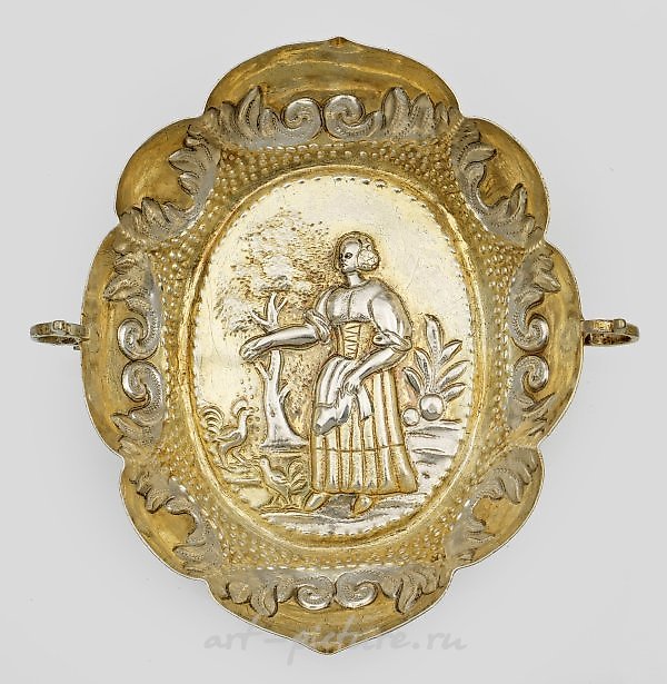 Baroque wine tasting cup