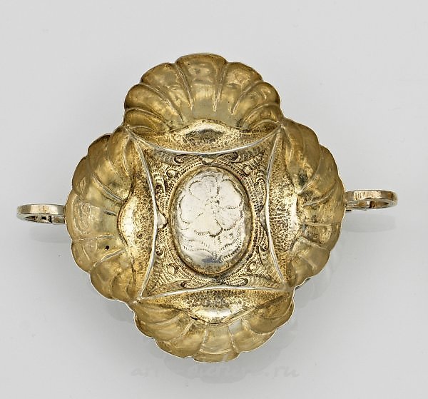 Small Baroque wine tasting bowl