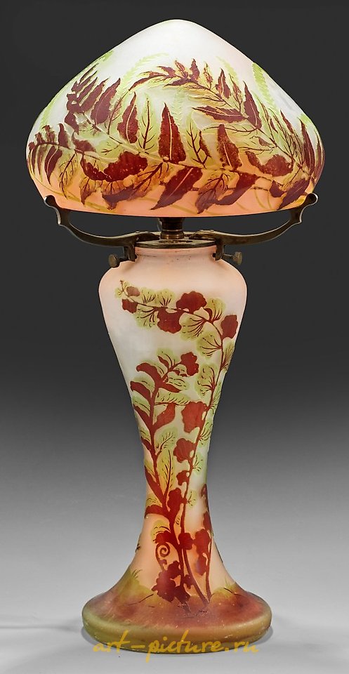 Small Art Nouveau table lamp with fern decor by Gallé.