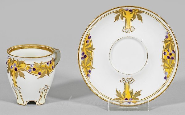 新艺术派 - 釉面装饰的摩卡杯